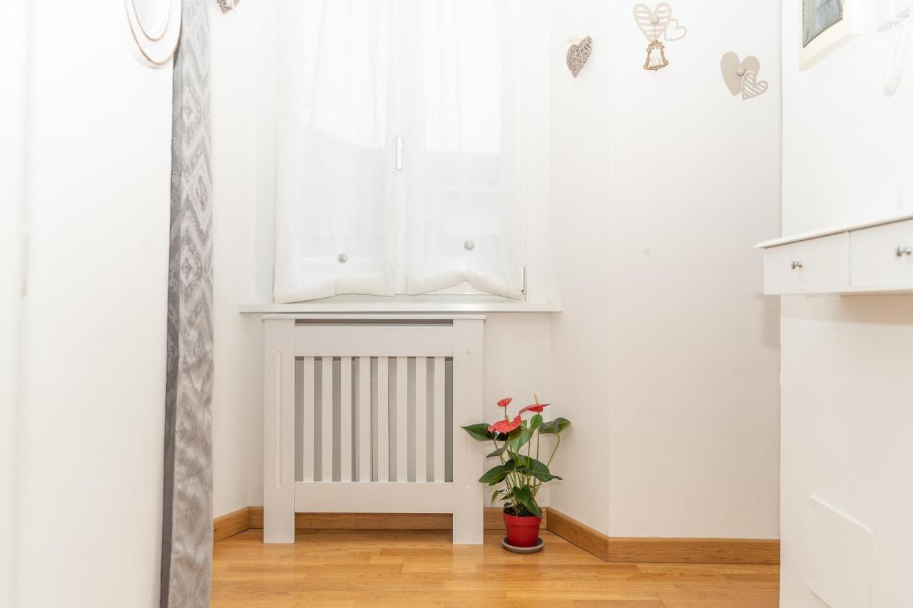 Portatorre Suite, A Charming Apartment In The Heart Of Como, Free Private Parking, Air Conditioning & More! Exteriör bild